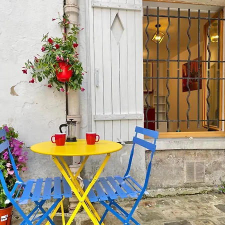 Heart Of Montmartre Cute & Cozy Apartment Paris